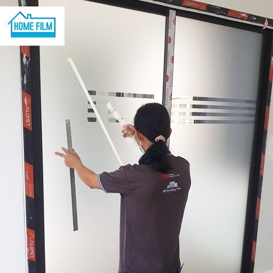 รับติดสติ๊กเกอร์ฝ้า บังสายตาออฟฟิศ ห้องประชุม - โฮมฟิล์ม รับติดฟิล์มบ้าน อาคาร คอนโด รับติดสติ๊กเกอร์ฝ้า บังสายตาออฟฟิศ ห้องประชุม - โฮมฟิล์ม รับติดฟิล์มบ้าน อาคาร คอนโด