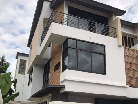 รับติดฟิล์มกันร้อนบ้าน ราคาไม่แพง รับติดฟิล์มกันร้อนบ้าน ราคาไม่แพง